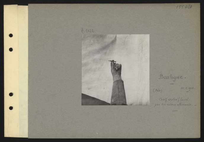 Boulogne (près). Canif explosif lancé par les avions allemands