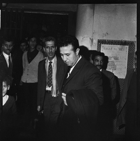 Reportage sur une séance de "Ciné-Pop" (cinéma populaire) à Alger (suite)