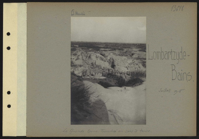 Lombartzyde-Bains. La grande dune. Tranchée en sacs à terre