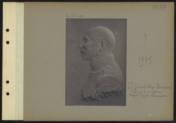 S.l. Lieutenant général belge Bernheim. Buste par le sculpteur sergent Eugène de Bremaecker