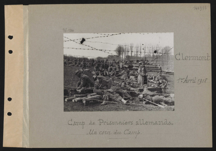 Clermont. Camp de prisonniers allemands : un coin du camp