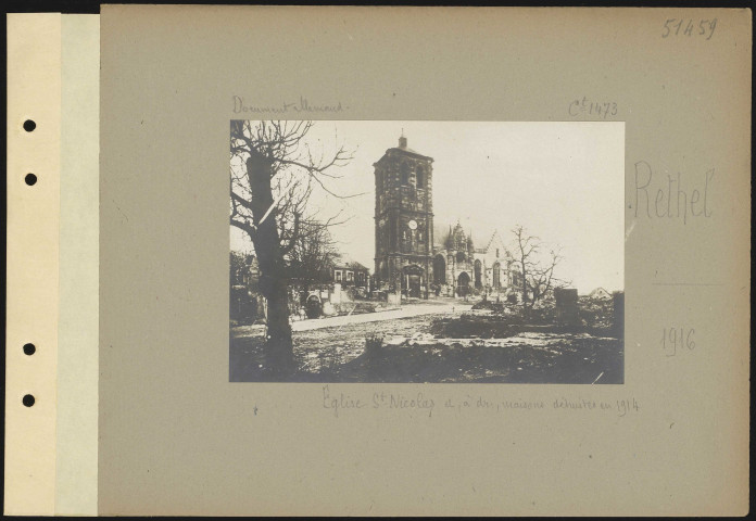 Rethel. Église Saint-Nicolas et, à droite, maisons détruites en 1914