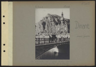 Dinant. La citadelle et l'église Notre-Dame sur la rive droite de la Meuse