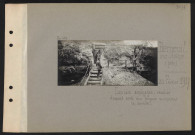 Berneuil-sur-Aisne (près). Carrière aménagée : escalier donnant accès aux boyaux surmontant la carrière