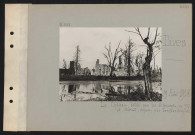 Dives. Le château, brûlé par les Allemands, en 1917, et détruit, depuis, par bombardement