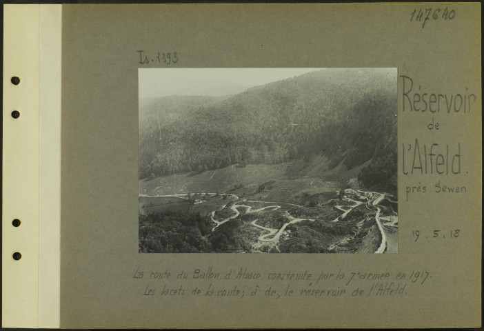 Réservoir de l'Alfeld (Près Sewen). La route du Ballon d'Alsace construite par la 7e armée en 1917. Les lacets de la route ; à droite, le réservoir de l'Alfeld
