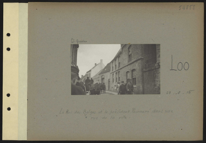 Loo. Le roi des Belges et le président Poincaré dans une rue de la ville