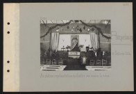 Ricquebourg. Au château : représentation du théâtre aux armées : la scène