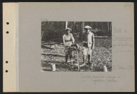 Forêt de Compiègne (près La Croix Saint-Ouen). Soldats annamites employés à l'exploitation forestière