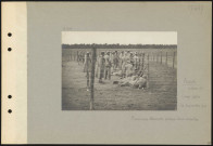 Auve (région d'), Camp Joffre. Prisonniers allemands parqués dans un enclos