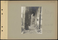 Attigny. L'église bombardée : bas-côté