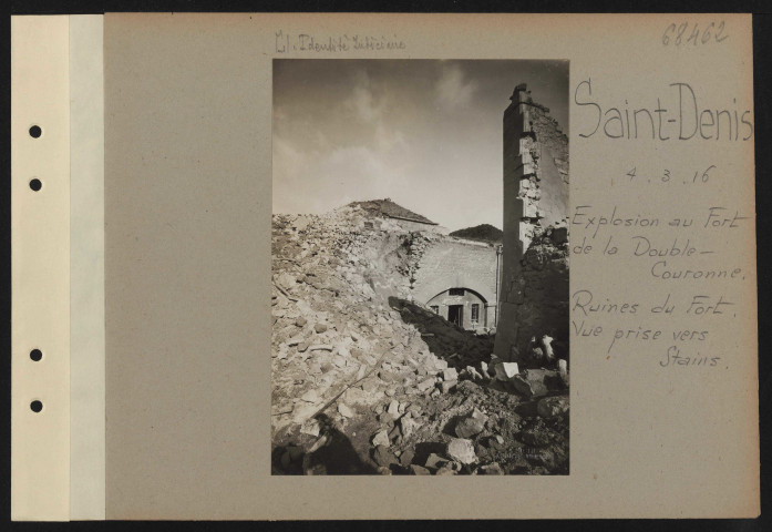 Saint-Denis. Explosion au fort de la Double-Couronne. Ruines du fort. Vue prise vers Stains