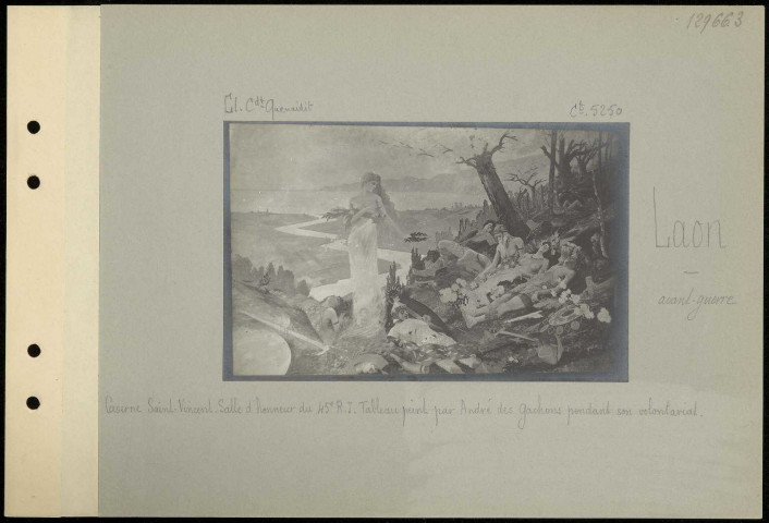 Laon. Caserne Saint-Vincent. Salle d'honneur du 45e régiment d'infanterie. Tableau peint par André des Gachons pendant son volontariat