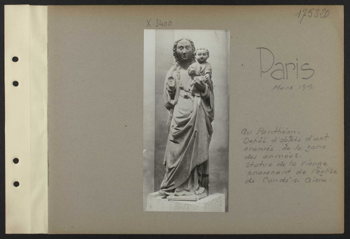 Paris. Au Panthéon. Dépôt d'objets d'art évacués de la zone des armées. Statue de la Vierge provenant de l'église de Condé-sur-Aisne