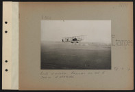 Etampes. École d'aviation. Farman en vol à 300 mètres d'altitude