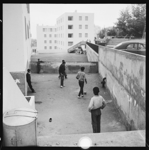 Vues d'immeubles et de maisons à Alger