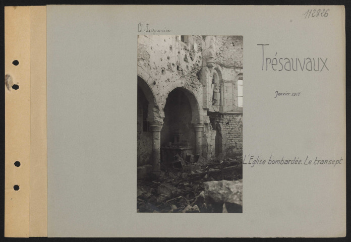 Trésauvaux. L'église bombardée. Le transept