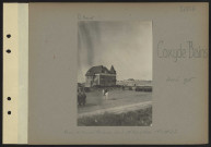 Coxyde-Bains. Revue de troupes françaises par le général Hely d'Oissel, commandant la 38e DI