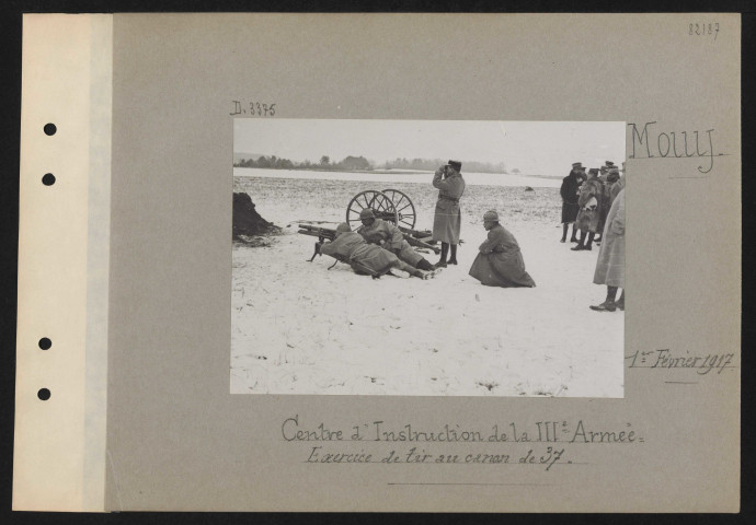 Mouy. Centre d'instruction de la IIIe armée : exercice de tir au canon de 37