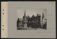 Noyon. Place de l'hôtel de ville