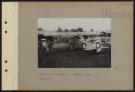 Villacoublay. Camp d'aviation. Biplan sur le terrain