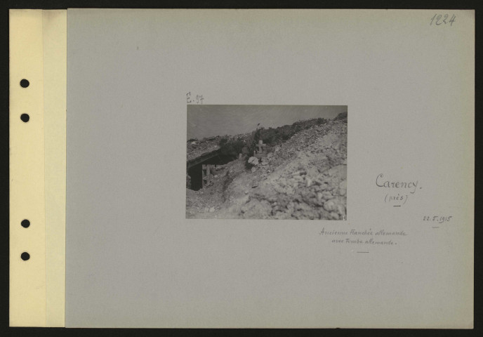 Carency (près). Ancienne tranchée allemande avec tombe allemande