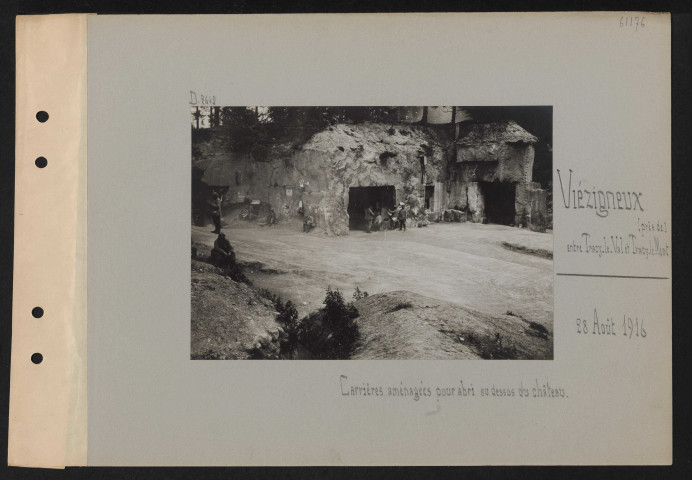 Viézigneux (près de) (entre Tracy-le-Val et Tracy-le-Mont). Carrières aménagées pour abri au-dessus du château