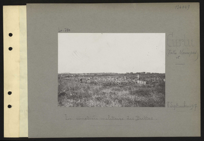 Curlu (entre Maurepas et). Le cimetière militaire des Buttes