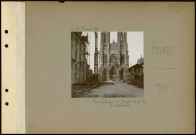 Reims. Rue Libergier et façade ouest de la cathédrale
