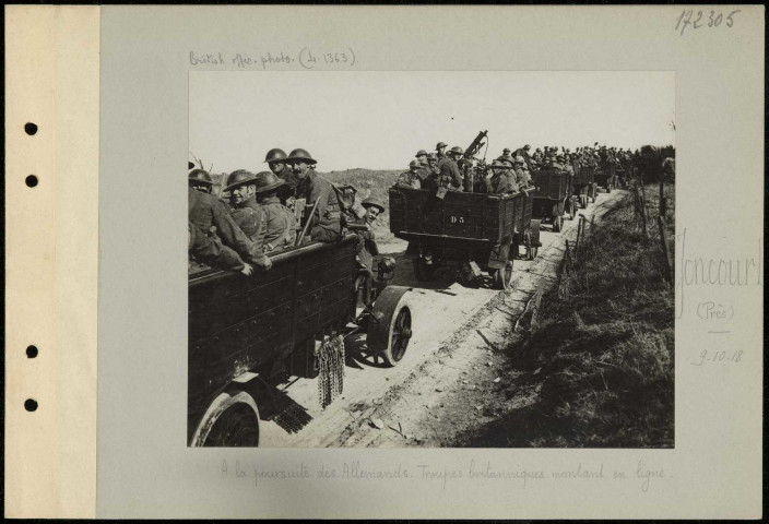 Joncourt (près). À la poursuite des Allemands. Troupes britanniques montant en ligne
