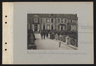 Ricquebourg. Au château : représentation du théâtre aux armées : musique d'un régiment de zouaves