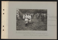 Ricquebourg. Au château : représentation du théâtre aux armées : pendant un entr'acte