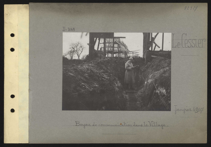 Le Cessier. Boyau de communication dans le village