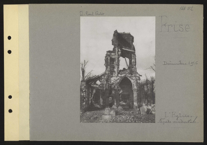 Frise. L'église : façade occidentale