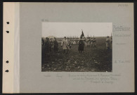 Belle-Fontaine (sud-est de Caisnes). Remise de décorations par le président Poincaré : arrivée du président, des généraux Pétain, Humbert et Duparge