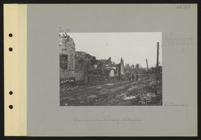 Wancourt. Un coin du village détruit