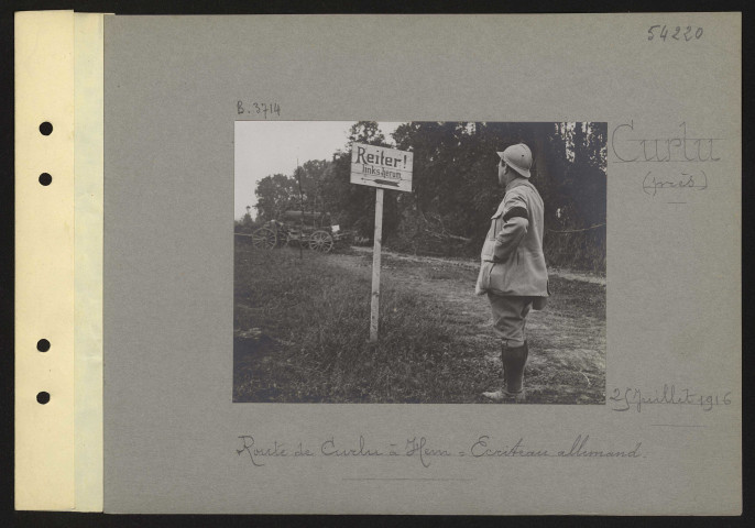 Curlu (près). Route de Curlu à Hem : écriteau allemand