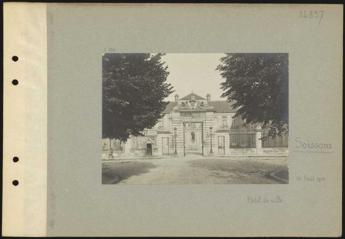 Soissons. Hôtel de ville