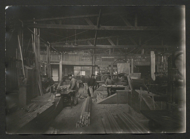 Usine d'Hydravions des frères Caudron et Société des aéroplanes Voisin à Issy-les-Moulineaux (Seine)