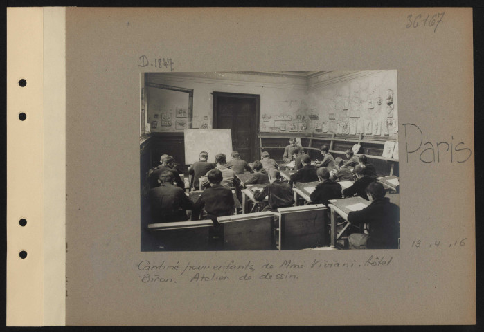 Paris. Cantine pour enfants, de Mme Viviani. Hôtel Biron. Atelier de dessin