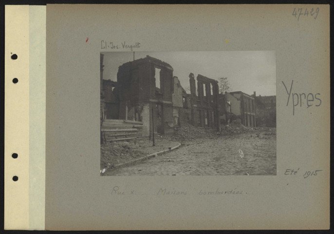 Ypres. Rue x& Maisons bombardées