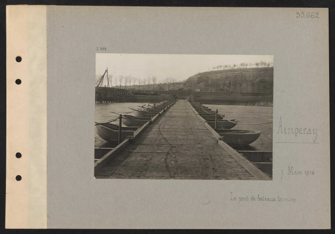 Aingeray. Le pont de bateaux terminé