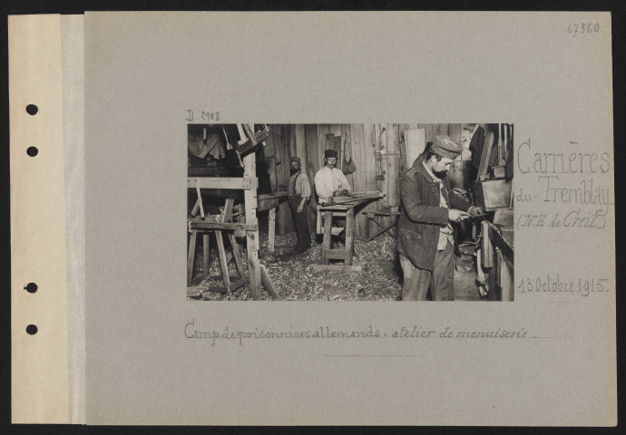 Carrières du Tremblay (nord-est de Creil). Camp de prisonniers allemands : atelier de menuiserie