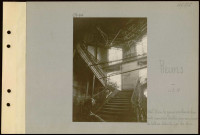 Reims. Hôtel-Dieu. Le grand escalier et charpente provisoire établie pour remplacer la toiture détruite par les obus