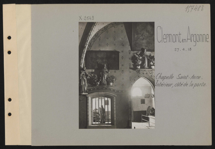 Clermont-en-Argonne. Chapelle Sainte-Anne. Intérieur, côté de la porte