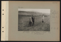 Saffais (camp de). Cf. n° 167898. Généraux de Castelnau et Gérard. À droite, commandant Paul-Boncour