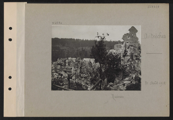Autrêches. Ruines
