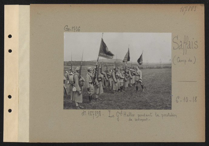 Saffais (camp de). Cf. n° 167898. Le général Haller pendant la prestation de serment