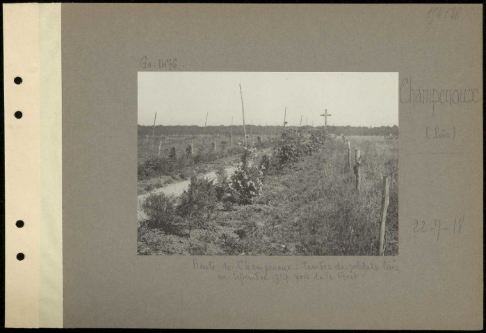 Champenoux (près). Route de Champenoux. Tombes de soldats tués en septembre 1914 près de la forêt
