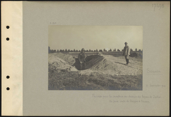 Souain. Passage pour la cavalerie au-dessus du boyau de Dakar. Au fond, route de Suippes à Souain